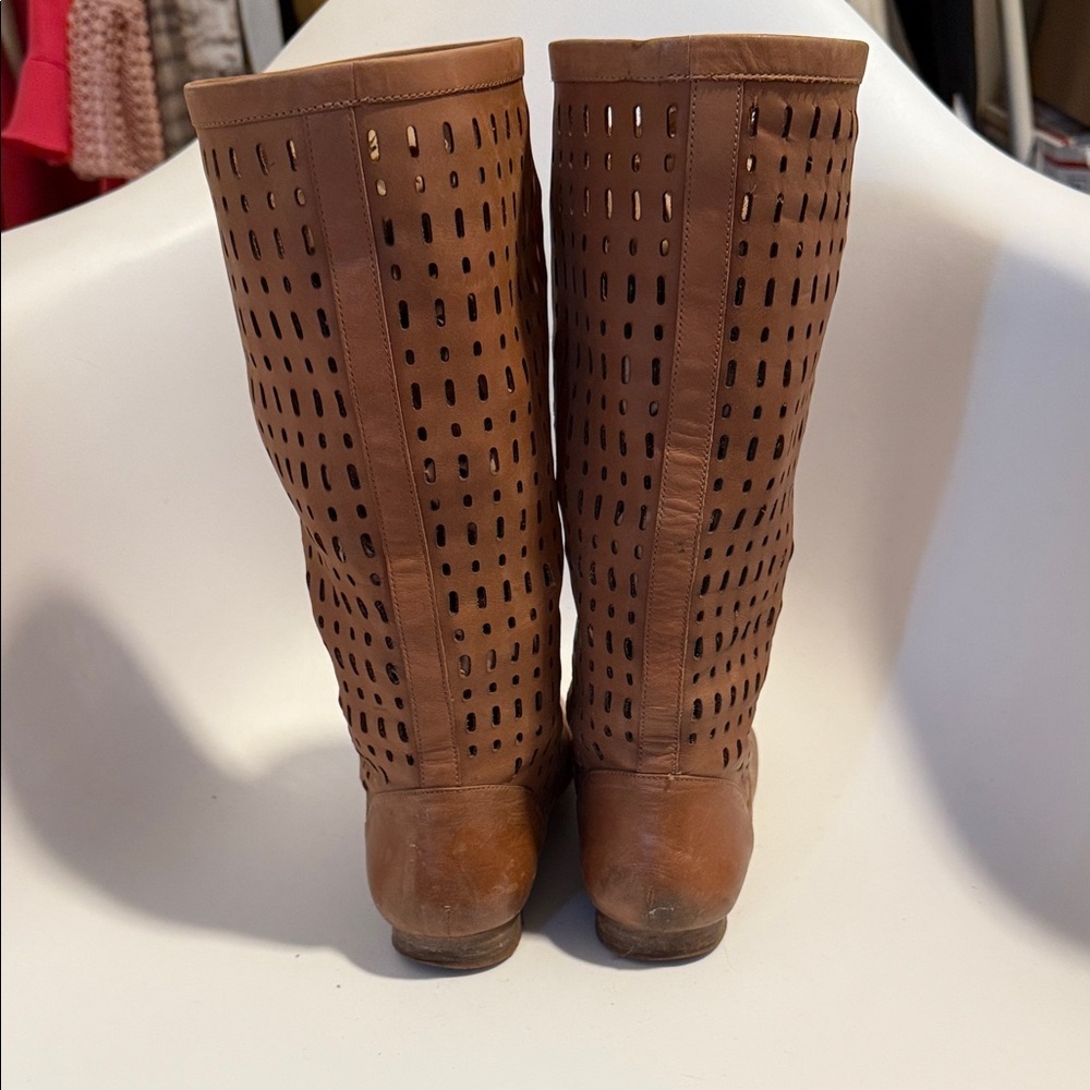 Banana Republic tan tall knee-high leather boots 7 - Picture 4 of 16